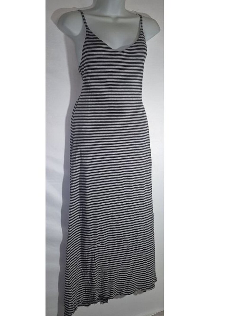 Forever 21 sleeveless casual maxi dress, blue/gray stripes in size Large